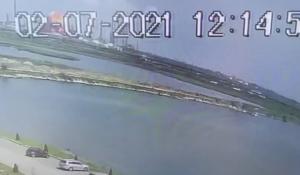 Explozia de la Petromidia Năvodari surprinsă de o cameră de supraveghere din zonă (video)
