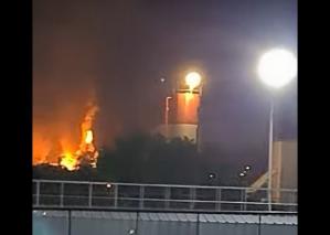 Explozie urmată de incendiu la Combinatul Chimic Azomureș. O victimă. A fost emis mesajul Ro-Alert!  