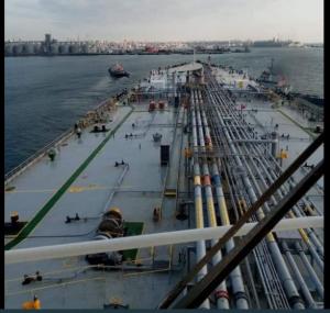 Petrolier uriaș în Portul Constanța. Ce lungime și capacitate are (galerie foto) 