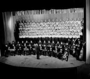 Solemni pe valuri, albatroșii... Teatrul Marinei, Marin Hudițeanu, „Albatrosul” 