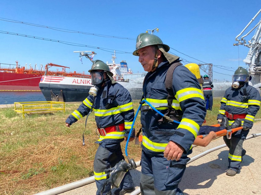 cum decurge un exercitiu tactic al pompierilor de la isu dobrogea in cazul declansarii unui dezastru cum decurge un exercitiu tactic al pompierilor de la isu dobrogea in cazul declansarii unui dezastru