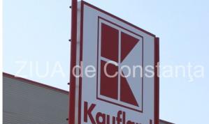 Accident de muncă la Kaufland Constanța. S-a tăiat la feliatorul de mezeluri 
