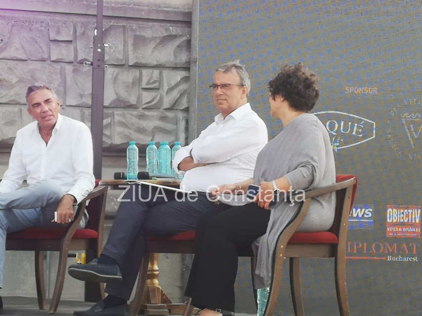 autoritatile locale fata in fata cu problemele operatorilor de turism in piata ovidiu din constanta galerie autoritatile locale fata in fata cu problemele operatorilor de turism in piata ovidiu din constanta galerie