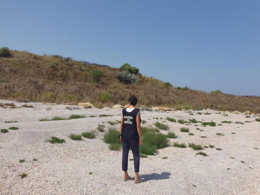 garda de mediu controale pe litoralul marii negre turistii au facut sesizari privind deseurile galerie garda de mediu controale pe litoralul marii negre turistii au facut sesizari privind deseurile galerie