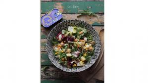 lauraadamache.ro ​Salata de vara cu legume, fructe si macrou, reteta pas cu pas