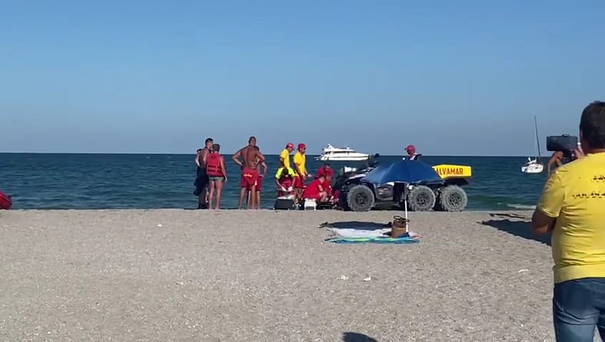 alerta la isu dobrogea o persoana a disparut in mare pe plaja h2o din mamaia 755633 alerta la isu dobrogea o persoana a disparut in mare pe plaja h2o din mamaia 755633