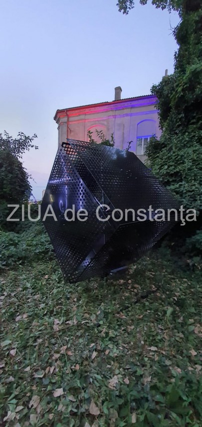 live text usile vilei sutu se deschid in aceasta seara dupa mult timp pentru expozitia one night gallery live text usile vilei sutu se deschid in aceasta seara dupa mult timp pentru expozitia one night gallery