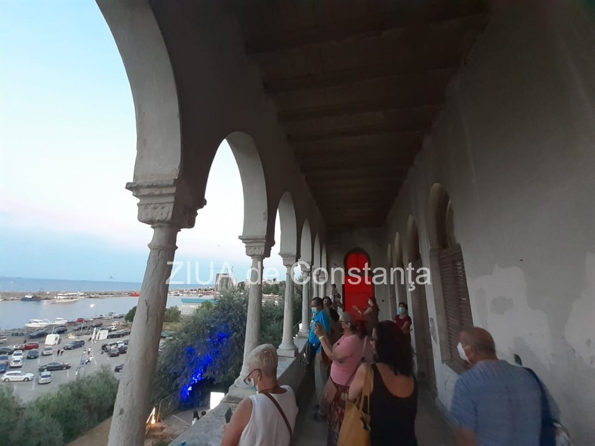 live text usile vilei sutu se deschid in aceasta seara dupa mult timp pentru expozitia one night gallery live text usile vilei sutu se deschid in aceasta seara dupa mult timp pentru expozitia one night gallery