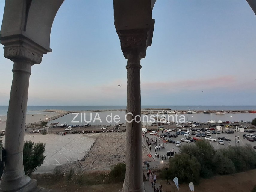 live text usile vilei sutu se deschid in aceasta seara dupa mult timp pentru expozitia one night gallery live text usile vilei sutu se deschid in aceasta seara dupa mult timp pentru expozitia one night gallery