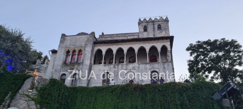 live text usile vilei sutu se deschid in aceasta seara dupa mult timp pentru expozitia one night gallery live text usile vilei sutu se deschid in aceasta seara dupa mult timp pentru expozitia one night gallery