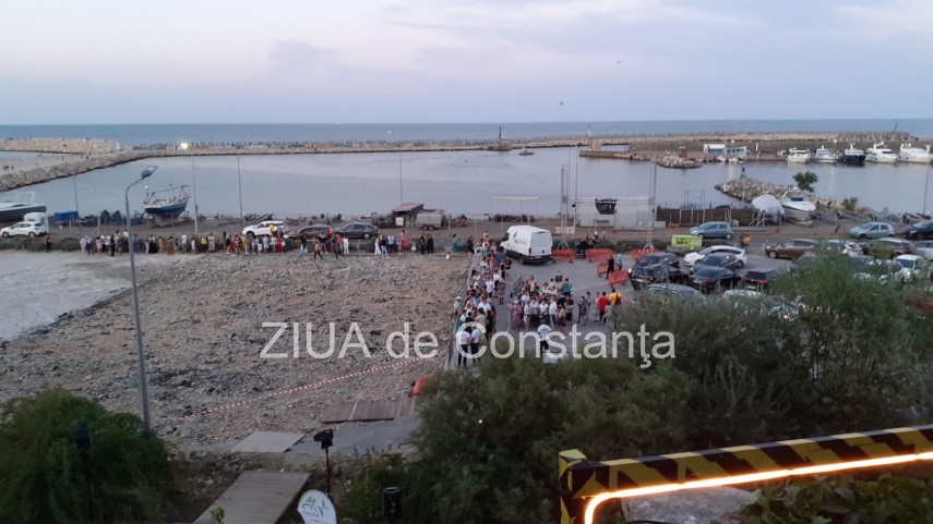 live text usile vilei sutu se deschid in aceasta seara dupa mult timp pentru expozitia one night gallery live text usile vilei sutu se deschid in aceasta seara dupa mult timp pentru expozitia one night gallery