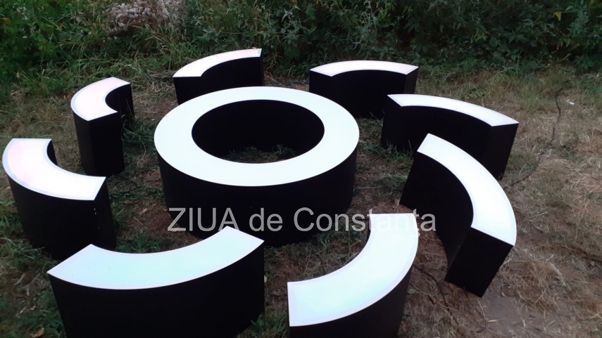 live text usile vilei sutu se deschid in aceasta seara dupa mult timp pentru expozitia one night gallery live text usile vilei sutu se deschid in aceasta seara dupa mult timp pentru expozitia one night gallery