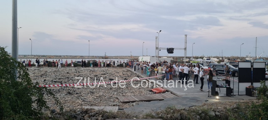 live text usile vilei sutu se deschid in aceasta seara dupa mult timp pentru expozitia one night gallery live text usile vilei sutu se deschid in aceasta seara dupa mult timp pentru expozitia one night gallery