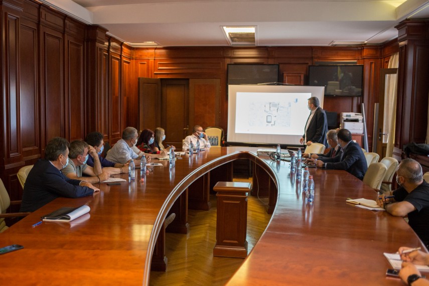 mihai lupu vergil chitac gica hagi si gica popescu intalnire pe tema complexului sportiv constanta galerie mihai lupu vergil chitac gica hagi si gica popescu intalnire pe tema complexului sportiv constanta galerie