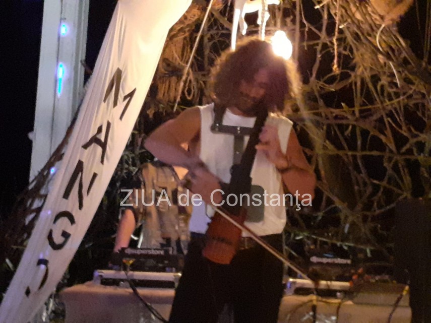 eveniment inedit in vama veche renumitul violoncelist andrei cavassi a sustinut un concert incendiar eveniment inedit in vama veche renumitul violoncelist andrei cavassi a sustinut un concert incendiar