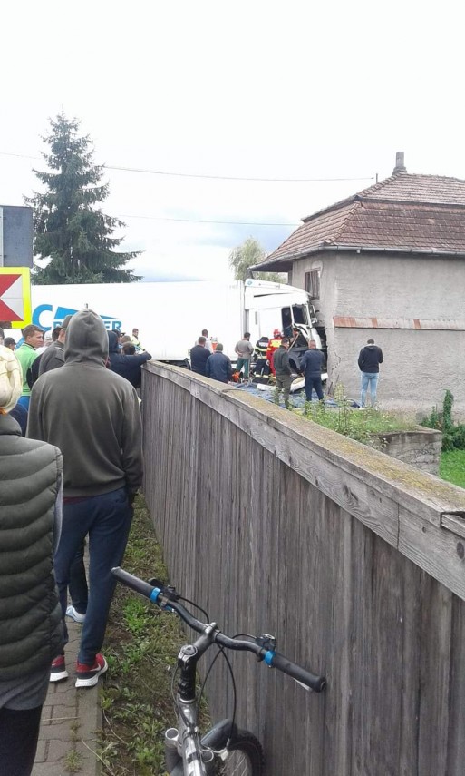 judetul harghita accident rutier in municipiul toplita intre un autotren si un autoturism o victima incarcerata judetul harghita accident rutier in municipiul toplita intre un autotren si un autoturism o victima incarcerata