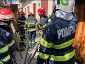 Explozie, urmată de incendiu, în Tulcea! O bătrână a murit (galerie foto)  