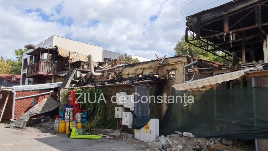 fotoreportaj urmarile incendiului de la terasele din statiunea mamaia galerie foto video 757474 fotoreportaj urmarile incendiului de la terasele din statiunea mamaia galerie foto video 757474