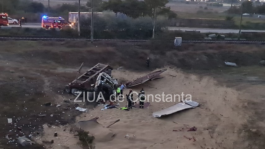 accident rutier mortal la iesire de pe a4 in sensul giratoriu de la agigea un tir a sarit peste balustrada accident rutier mortal la iesire de pe a4 in sensul giratoriu de la agigea un tir a sarit peste balustrada