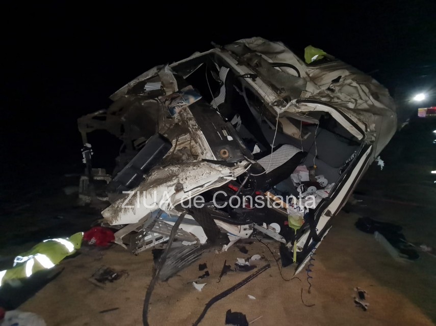 accident rutier mortal la iesire de pe a4 in sensul giratoriu de la agigea un tir a sarit peste balustrada accident rutier mortal la iesire de pe a4 in sensul giratoriu de la agigea un tir a sarit peste balustrada