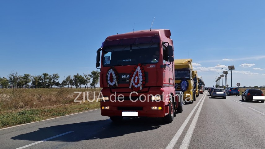 tanarul de 23 de ani mort la doua zile dupa ce si a sarbatorit ziua astazi este condus pe ultimul drum tanarul de 23 de ani mort la doua zile dupa ce si a sarbatorit ziua astazi este condus pe ultimul drum