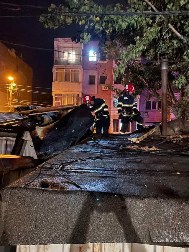 incendiu la un spatiu comercial din municipiul tulcea 759312 incendiu la un spatiu comercial din municipiul tulcea 759312