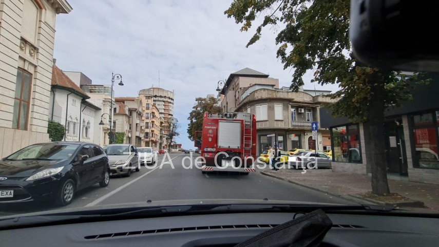 constanta incendiu intr un apartament de pe strada ecaterina varga galerie foto si video 759327 constanta incendiu intr un apartament de pe strada ecaterina varga galerie foto si video 759327