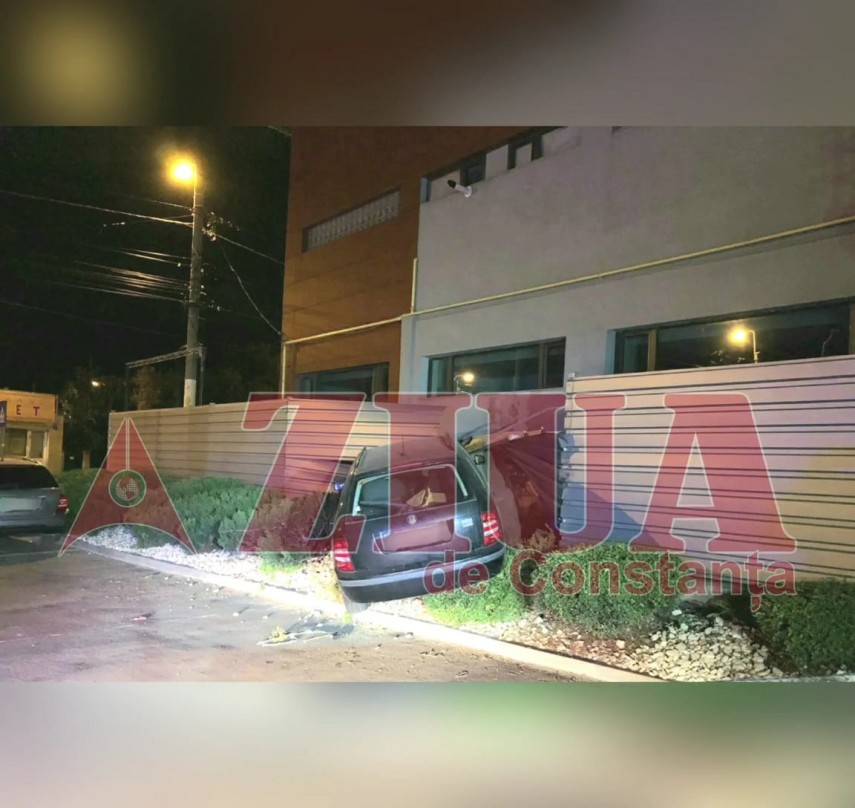 constanta accident rutier masina intrata in gard pe bulevardul i c bratianu 759399 constanta accident rutier masina intrata in gard pe bulevardul i c bratianu 759399