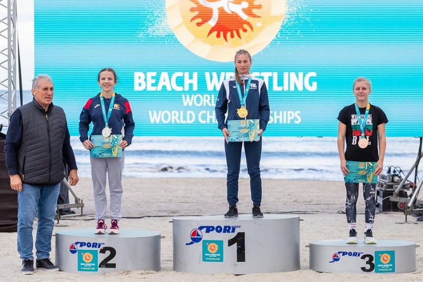 constanta a gazduit campionatul mondial de lupte pe plaja pe podium au urcat si reprezentanti ai litoralului constanta a gazduit campionatul mondial de lupte pe plaja pe podium au urcat si reprezentanti ai litoralului