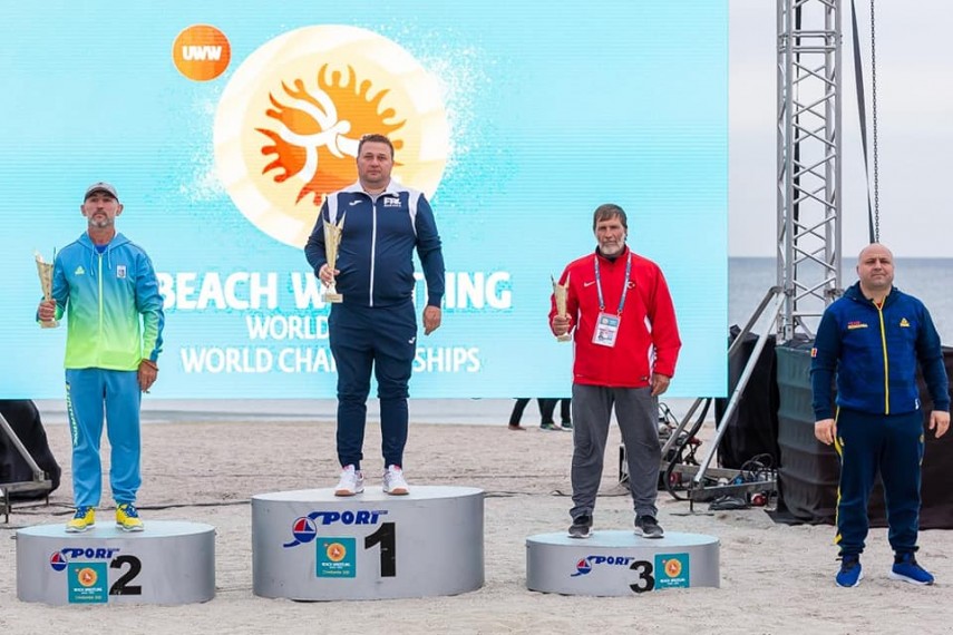 constanta a gazduit campionatul mondial de lupte pe plaja pe podium au urcat si reprezentanti ai litoralului constanta a gazduit campionatul mondial de lupte pe plaja pe podium au urcat si reprezentanti ai litoralului
