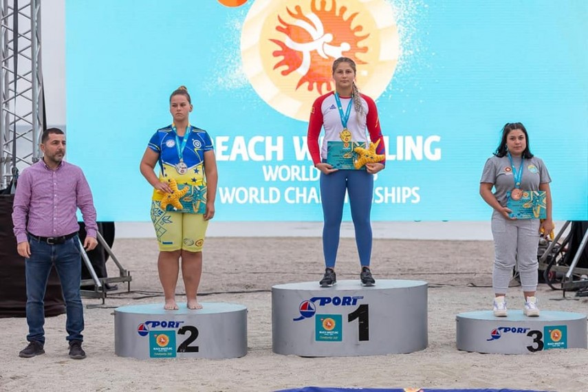 constanta a gazduit campionatul mondial de lupte pe plaja pe podium au urcat si reprezentanti ai litoralului constanta a gazduit campionatul mondial de lupte pe plaja pe podium au urcat si reprezentanti ai litoralului