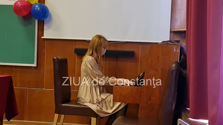 live text a inceput festivitatea de premiere la limba germana a elevilor de la colegiul national mircea live text a inceput festivitatea de premiere la limba germana a elevilor de la colegiul national mircea