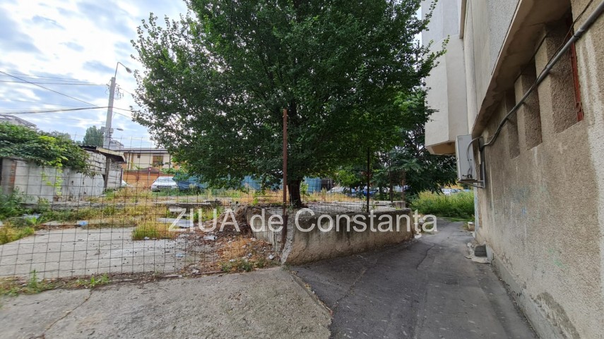mizerie pe o strada din centrul constantei ce spune municipalitatea 759461 mizerie pe o strada din centrul constantei ce spune municipalitatea 759461