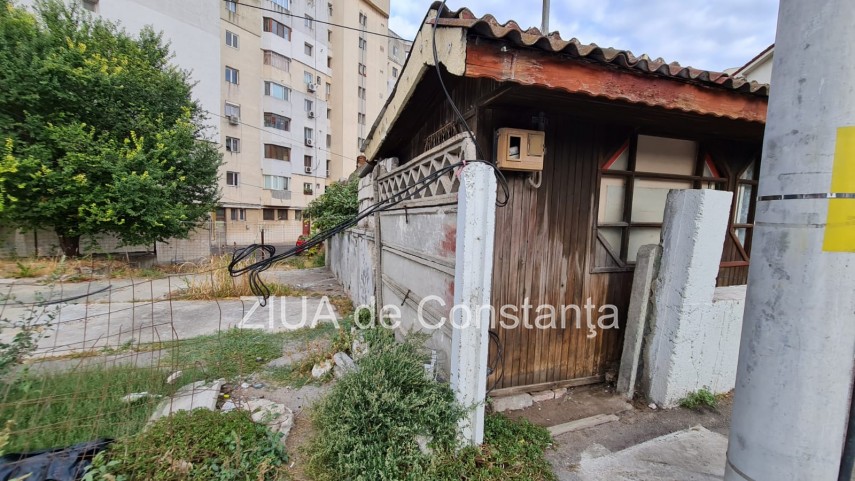 mizerie pe o strada din centrul constantei ce spune municipalitatea 759461 mizerie pe o strada din centrul constantei ce spune municipalitatea 759461