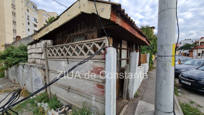 mizerie pe o strada din centrul constantei ce spune municipalitatea 759461 mizerie pe o strada din centrul constantei ce spune municipalitatea 759461