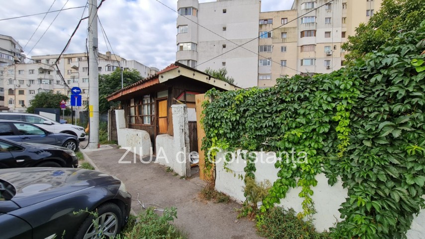 mizerie pe o strada din centrul constantei ce spune municipalitatea 759461 mizerie pe o strada din centrul constantei ce spune municipalitatea 759461