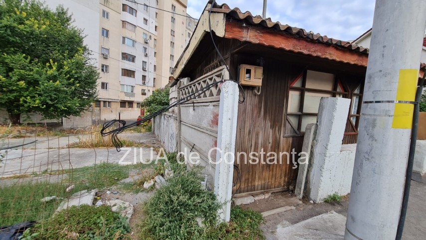 mizerie pe o strada din centrul constantei ce spune municipalitatea 759461 mizerie pe o strada din centrul constantei ce spune municipalitatea 759461