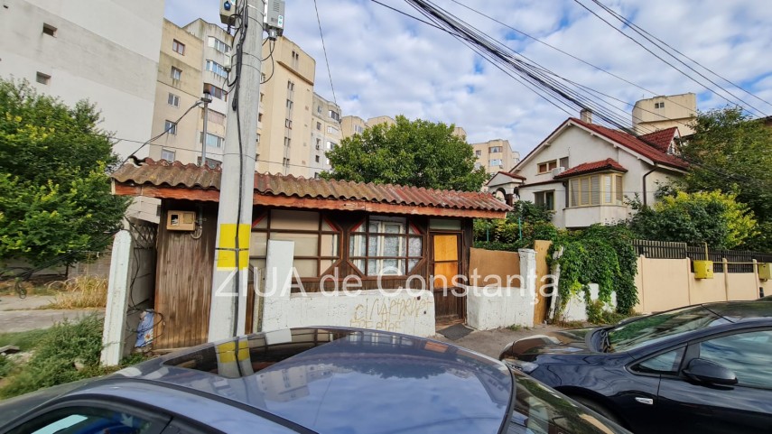 mizerie pe o strada din centrul constantei ce spune municipalitatea 759461 mizerie pe o strada din centrul constantei ce spune municipalitatea 759461