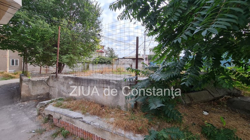 mizerie pe o strada din centrul constantei ce spune municipalitatea 759461 mizerie pe o strada din centrul constantei ce spune municipalitatea 759461
