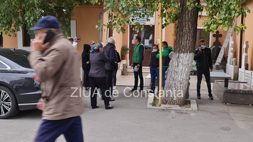 rudele victimelor decedate in incendiul de la spitalul de boli infectioase constanta au ajuns la morga rudele victimelor decedate in incendiul de la spitalul de boli infectioase constanta au ajuns la morga