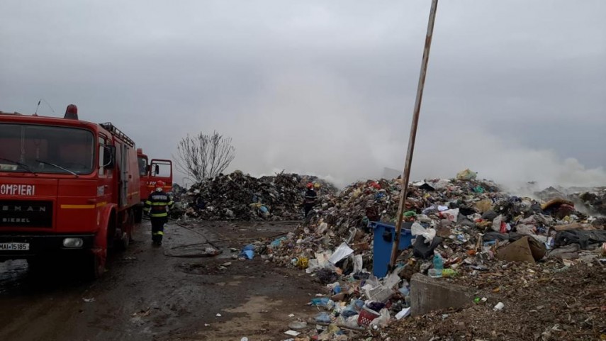 judetul tulcea incendiu de amploare noaptea trecuta in apropiere de macin galerie foto 760318 judetul tulcea incendiu de amploare noaptea trecuta in apropiere de macin galerie foto 760318
