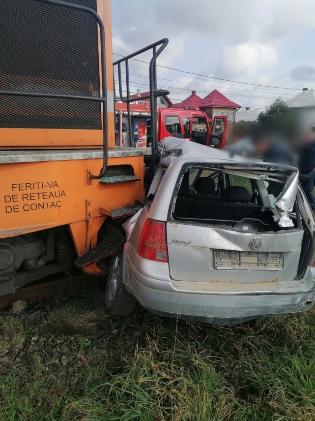 judetul suceava o masina a fost lovita de tren in localitatea bivolarie doua victime printre care si judetul suceava o masina a fost lovita de tren in localitatea bivolarie doua victime printre care si