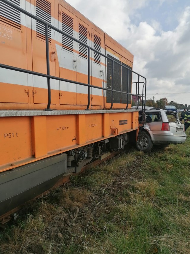 judetul suceava o masina a fost lovita de tren in localitatea bivolarie doua victime printre care si judetul suceava o masina a fost lovita de tren in localitatea bivolarie doua victime printre care si