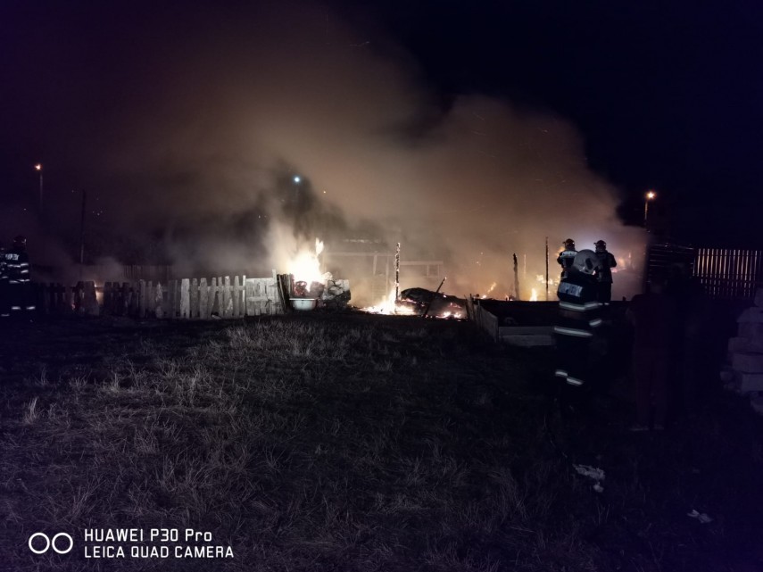 incendiu violent in localitatea horodnicu de sus judetul suceava galerie foto 761549 incendiu violent in localitatea horodnicu de sus judetul suceava galerie foto 761549