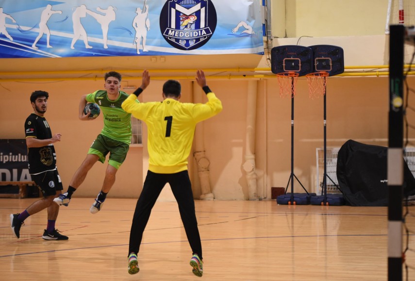 divizia a handbalistii de la cs medgidia au urcat pe locul intai in clasament galerie foto 761671 divizia a handbalistii de la cs medgidia au urcat pe locul intai in clasament galerie foto 761671