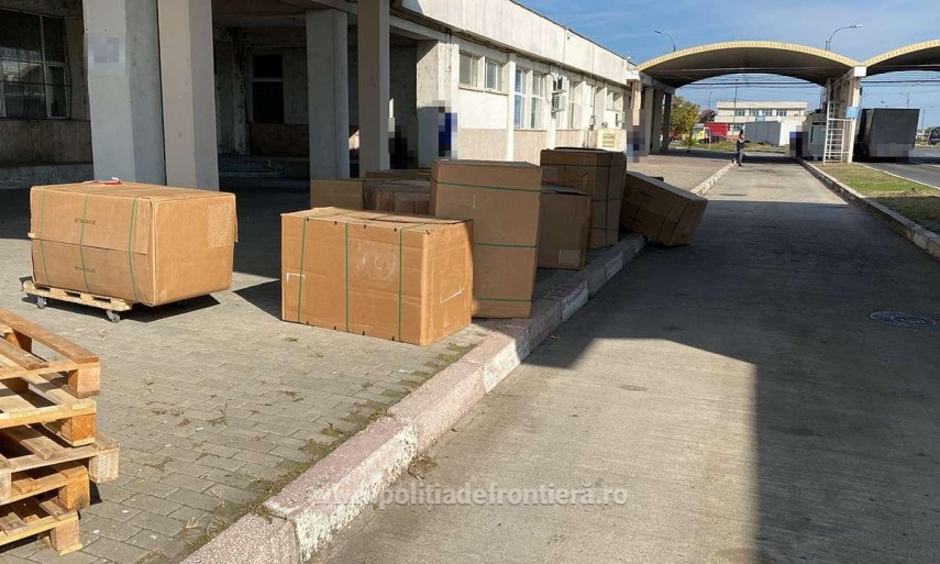 politia de frontiera tir plin cu piese auto in care se aflau tone de tutun neprelucrat depistat la vama politia de frontiera tir plin cu piese auto in care se aflau tone de tutun neprelucrat depistat la vama
