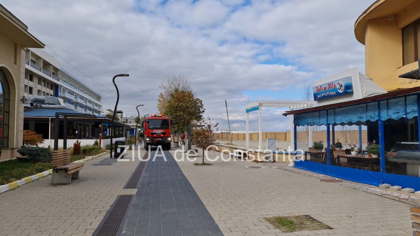 update nu se confirma constanta o barca s a rasturnat in mare in statiunea mamaia o persoana in pericol update nu se confirma constanta o barca s a rasturnat in mare in statiunea mamaia o persoana in pericol