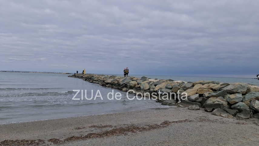 update nu se confirma constanta o barca s a rasturnat in mare in statiunea mamaia o persoana in pericol update nu se confirma constanta o barca s a rasturnat in mare in statiunea mamaia o persoana in pericol