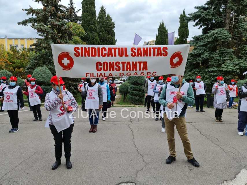 sanitas constanta membri de sindicat din dgaspc isi cer drepturile galerie foto si video 761882 sanitas constanta membri de sindicat din dgaspc isi cer drepturile galerie foto si video 761882