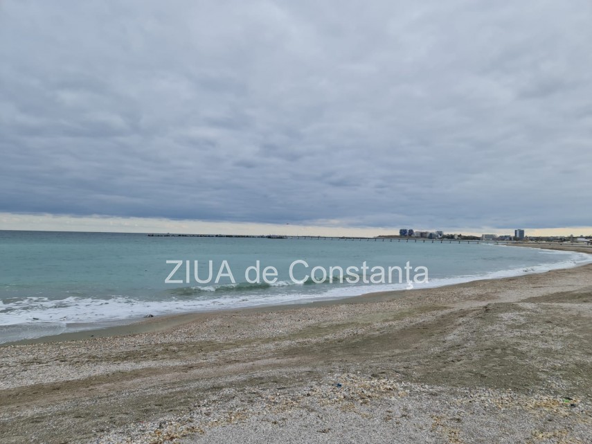 update nu se confirma constanta o barca s a rasturnat in mare in statiunea mamaia o persoana in pericol update nu se confirma constanta o barca s a rasturnat in mare in statiunea mamaia o persoana in pericol